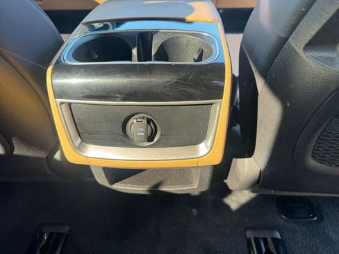Used 2022 Kia Carnival EX FWD image 18