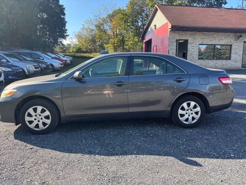 Used 2011 Toyota Camry SE image 7