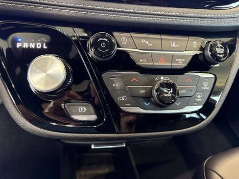 New 2026 Chrysler Pacifica Select image 25