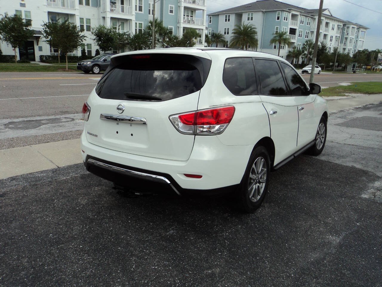 Used 2014 Nissan Pathfinder S FWD image 8