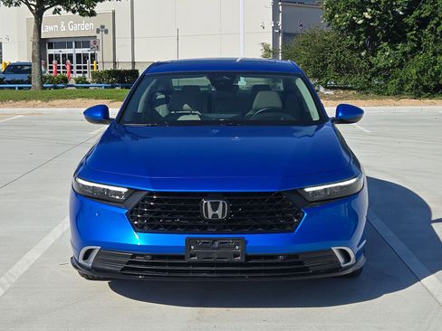 Used 2024 Honda Accord Touring image 9