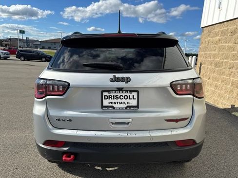 Used 2025 Jeep Compass Trailhawk AWD/4WD image 6