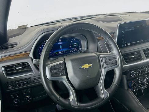 Used 2023 Chevrolet Suburban Premier image 18