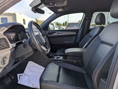 Used 2023 Volkswagen Atlas Cross Sport SE AWD/4WD image 11