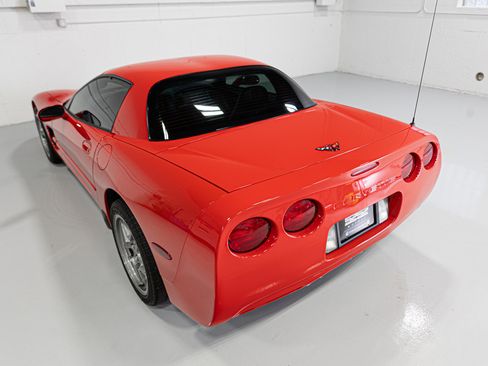 Used 2002 Chevrolet Corvette Z06 w/ Memory Pkg image 16