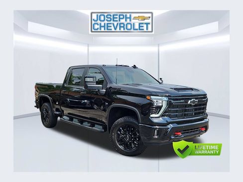 Used 2025 Chevrolet Silverado 2500 LT w/ Trail Boss Package AWD/4WD image 1