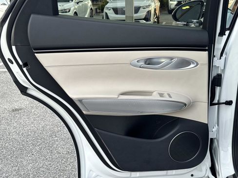 Used 2025 Genesis GV70 2.5T w/ Select Package image 13