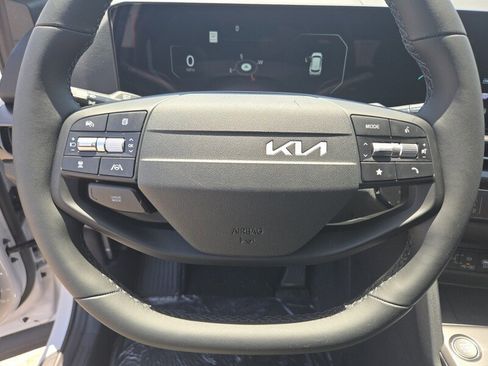 New 2026 Kia Sportage SX image 8