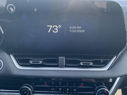 Certified 2025 Chevrolet Equinox LT FWD image 14