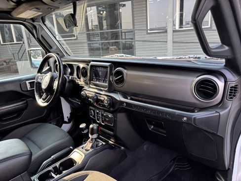 Used 2021 Jeep Wrangler Unlimited Sport AWD/4WD image 25