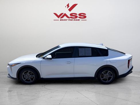 Used 2025 Kia K4 LXS FWD image 2