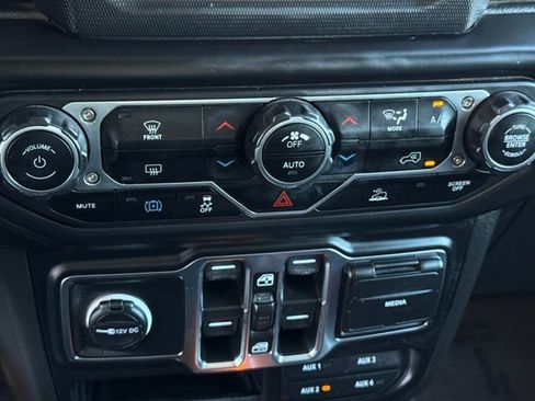 Used 2023 Jeep Wrangler Unlimited image 19