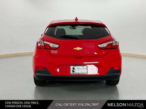 Used 2018 Chevrolet Cruze LT w/ Convenience Package FWD image 7