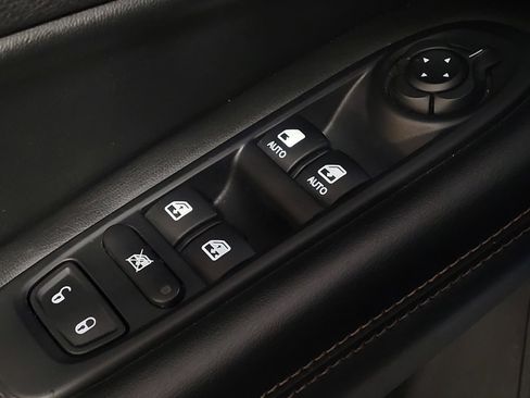 Used 2020 Jeep Compass Limited FWD image 27