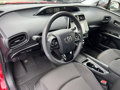 Certified 2022 Toyota Prius LE FWD image 12