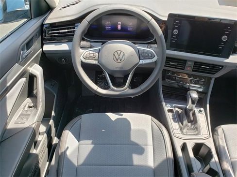 New 2025 Volkswagen Jetta SE image 10