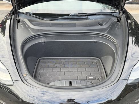 Used 2018 Tesla Model 3 image 6