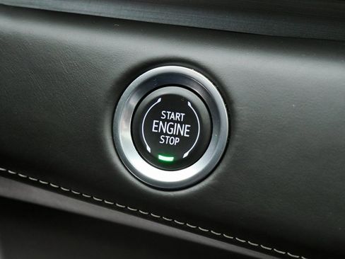 Used 2023 Cadillac Escalade ESV V image 31