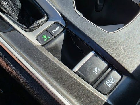 Used 2018 Honda Accord Sport image 33