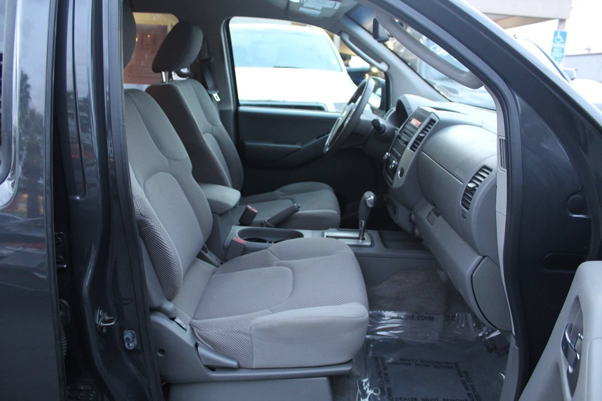 Used 2011 Nissan Frontier SV w/ SV Premium Utility Pkg AWD/4WD image 20