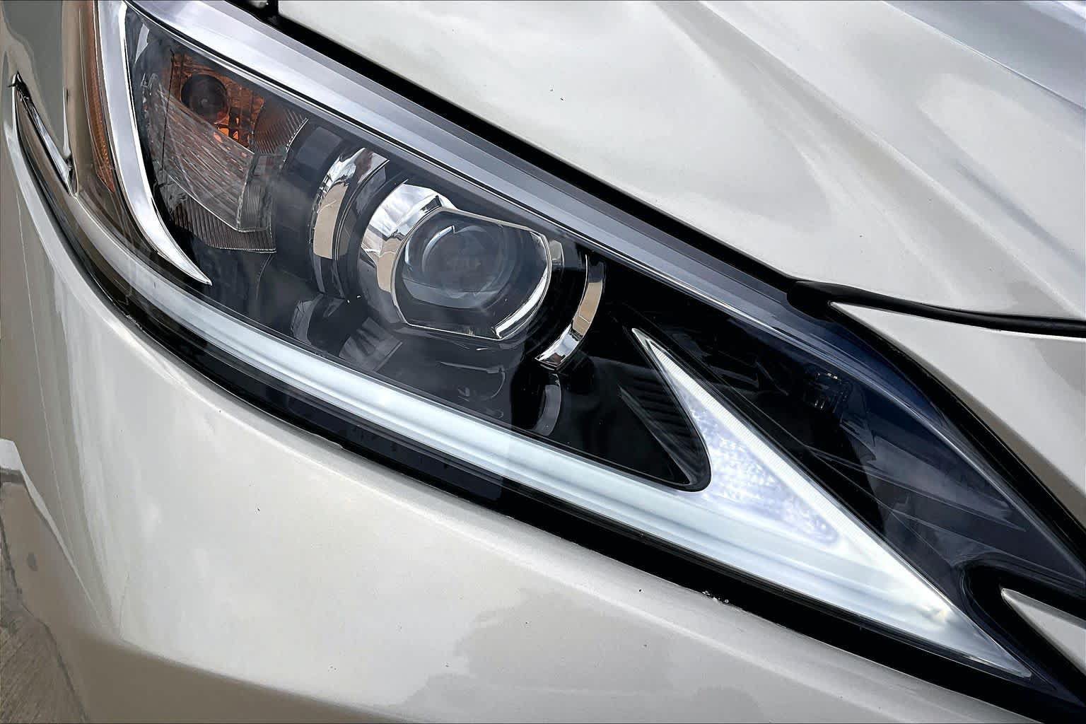 Used 2025 Lexus ES 350 w/ Premium Package FWD image 28