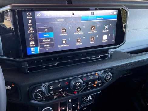 Used 2025 Jeep Wrangler Unlimited Sport AWD/4WD image 9