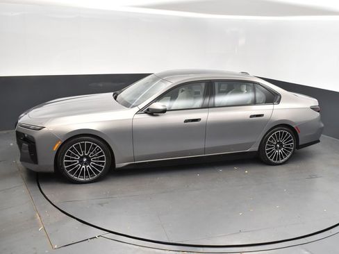 New 2025 BMW i7 eDrive50 w/ Executive Package RWD image 30