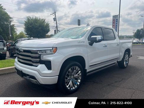Certified 2022 Chevrolet Silverado 1500 High Country w/ Technology Package AWD/4WD image 3