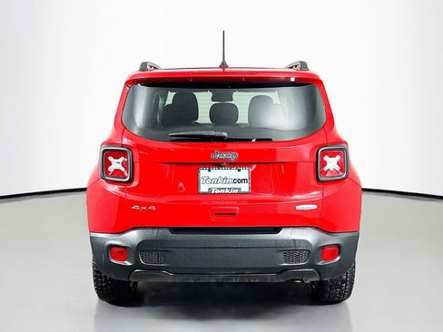 Used 2019 Jeep Renegade Latitude w/ Popular Equipment Group image 7