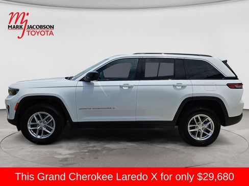 Used 2025 Jeep Grand Cherokee Laredo X w/ Luxury Tech Group I RWD image 15