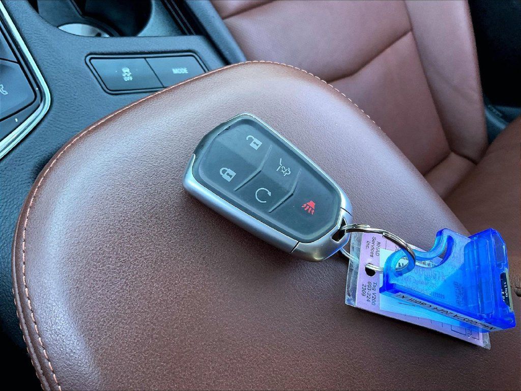 Used 2024 Cadillac XT5 Sportv w/ Technology Package AWD/4WD image 29