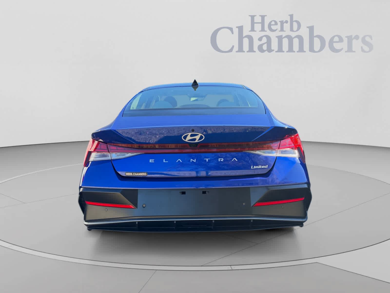Used 2024 Hyundai Elantra Limited FWD image 7