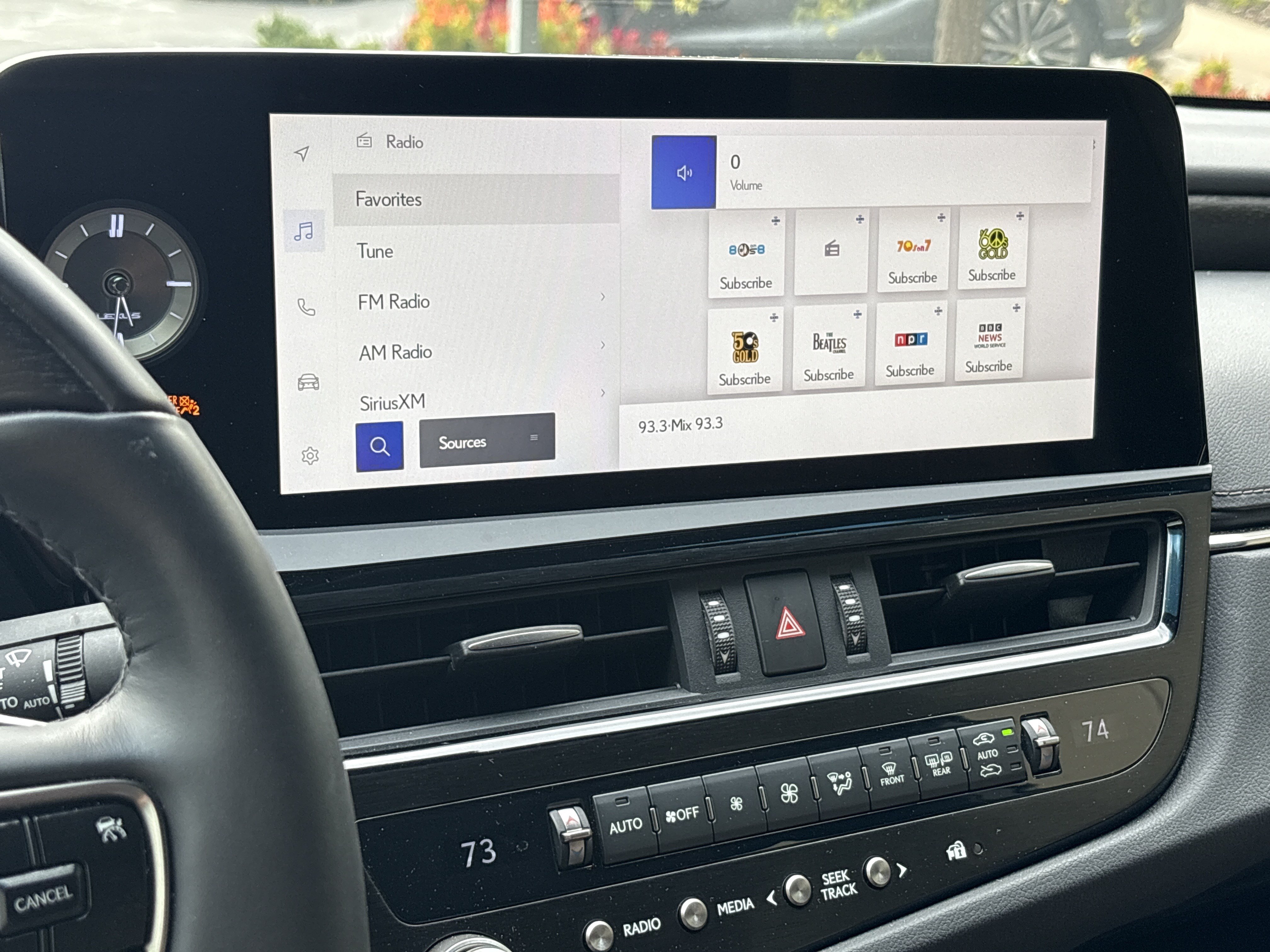 Used 2023 Lexus ES 300h w/ Protection Package (P2) FWD image 23
