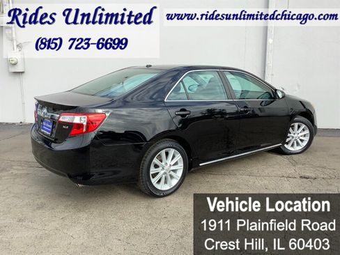 Used 2012 Toyota Camry XLE w/ Leather Pkg FWD image 9