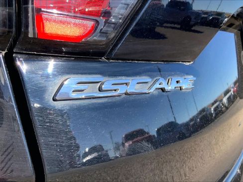 Used 2018 Ford Escape SEL image 31