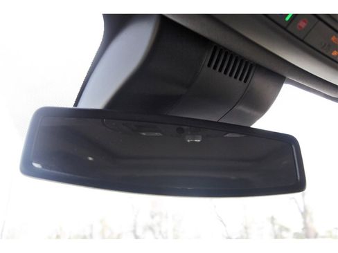 Used 2024 GMC Yukon SLT w/ SLT Premium Package image 24