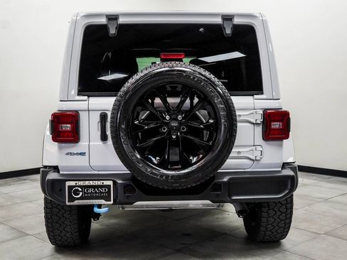 Used 2022 Jeep Wrangler Unlimited Sahara w/ Safety Group image 9