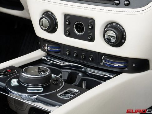 Used 2018 Rolls-Royce Dawn image 34