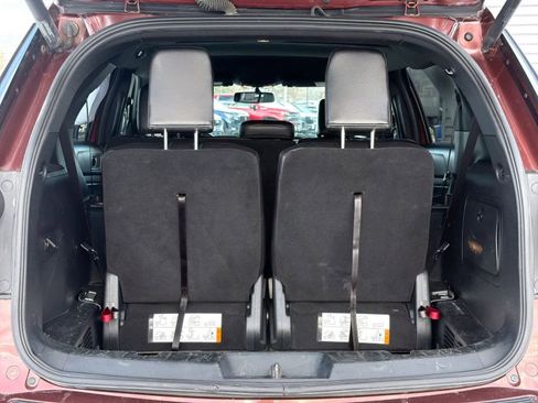 Used 2018 Ford Explorer XLT w/ Equipment Group 202A image 34