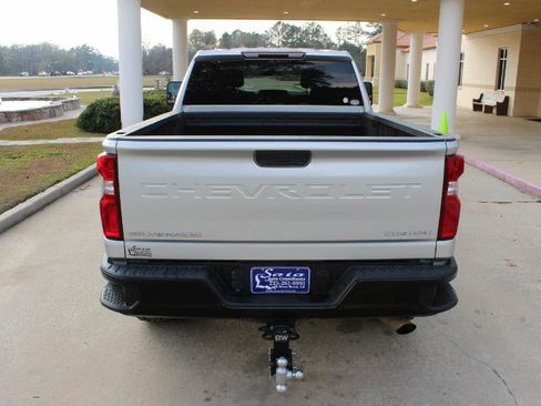 Used 2021 Chevrolet Silverado 2500 Custom w/ Custom Value Package image 14