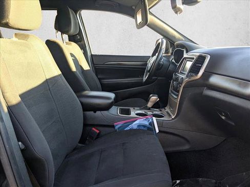 Used 2016 Jeep Grand Cherokee Laredo image 21