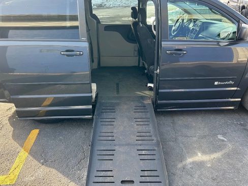 Used 2012 Dodge Grand Caravan SE image 6