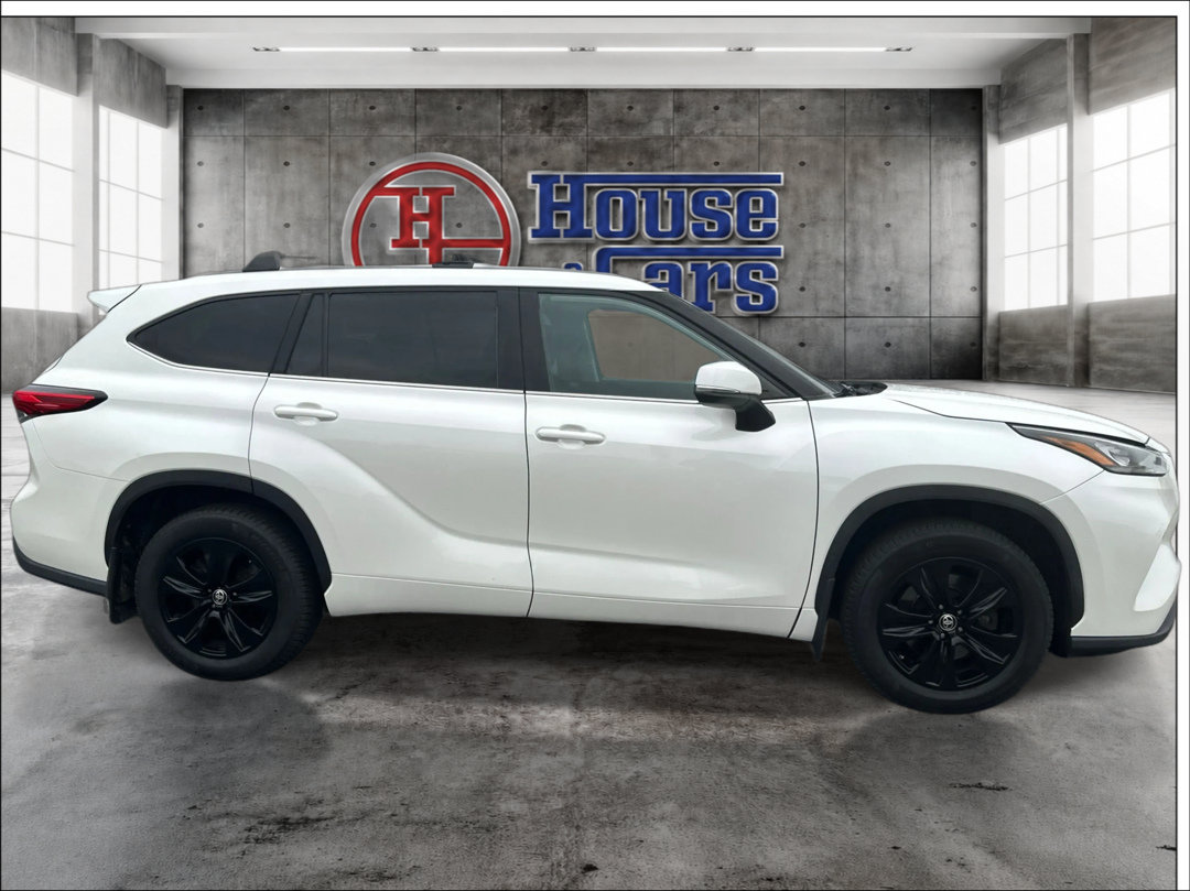 Used 2020 Toyota Highlander XLE AWD/4WD image 4