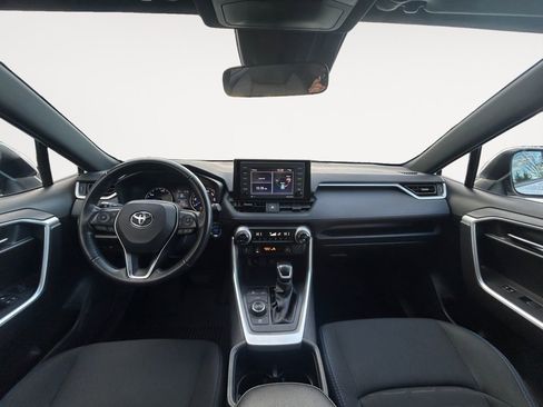 Used 2022 Toyota RAV4 SE image 13