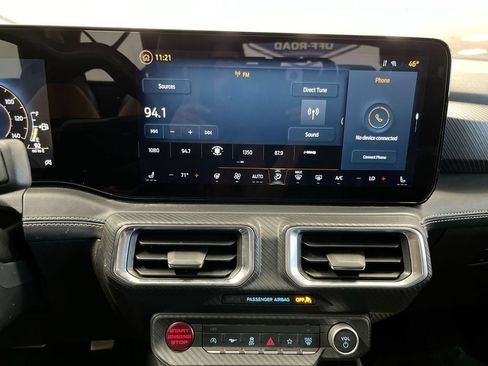 Used 2025 Ford Mustang Premium RWD image 19