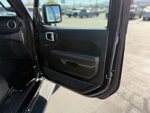 Used 2022 Jeep Wrangler Unlimited Sahara w/ Cold Weather Group image 26