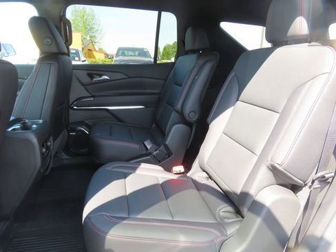 Used 2025 Chevrolet Traverse Z71 w/ Enhanced Driving Package AWD/4WD image 40
