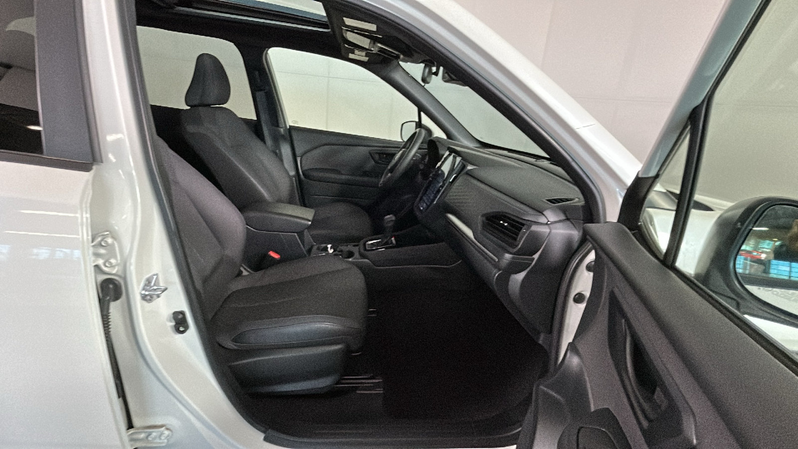 Used 2025 Subaru Forester Premium AWD/4WD image 36