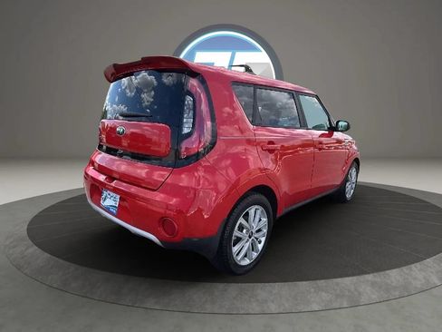 Used 2017 Kia Soul + FWD image 6