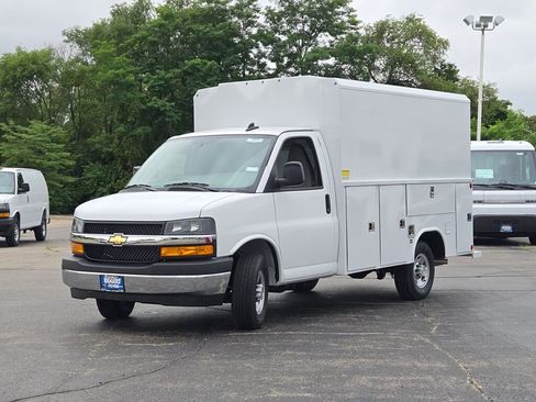 New 2025 Chevrolet Express 3500 w/ Power Convenience Package image 5